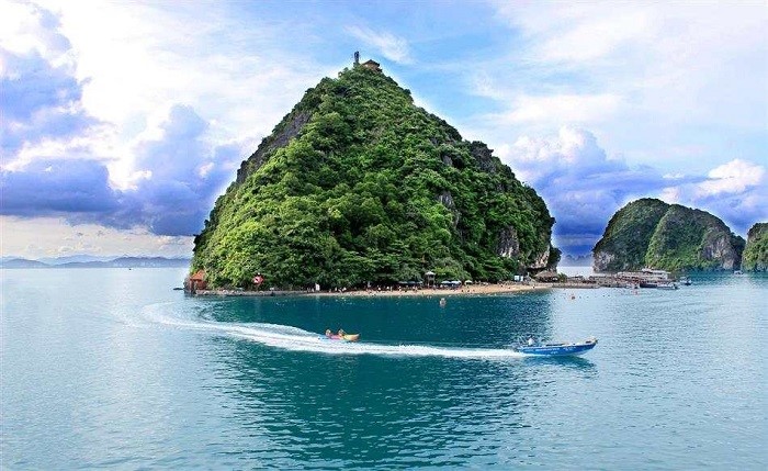 Đảo Soi Sim – “ Hòn Ngọc Xanh” trên Vịnh Hạ Long
