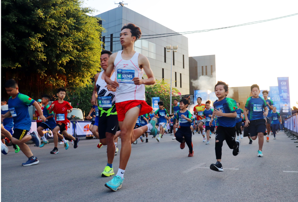 Sôi động Giải Marathon quốc tế Di sản Hạ Long 2023