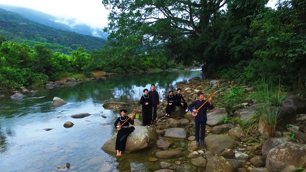 Thác Khe Vằn - thác  nước thiên nhiên hùng vĩ tại Bình Liêu
