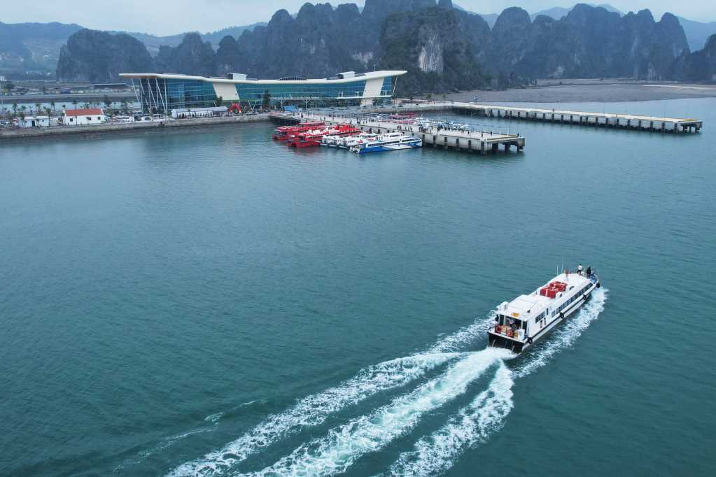 Chính thức khai thác Cảng cao cấp Ao Tiên (Vân Đồn): Kết nối giao thông tuyến đảo