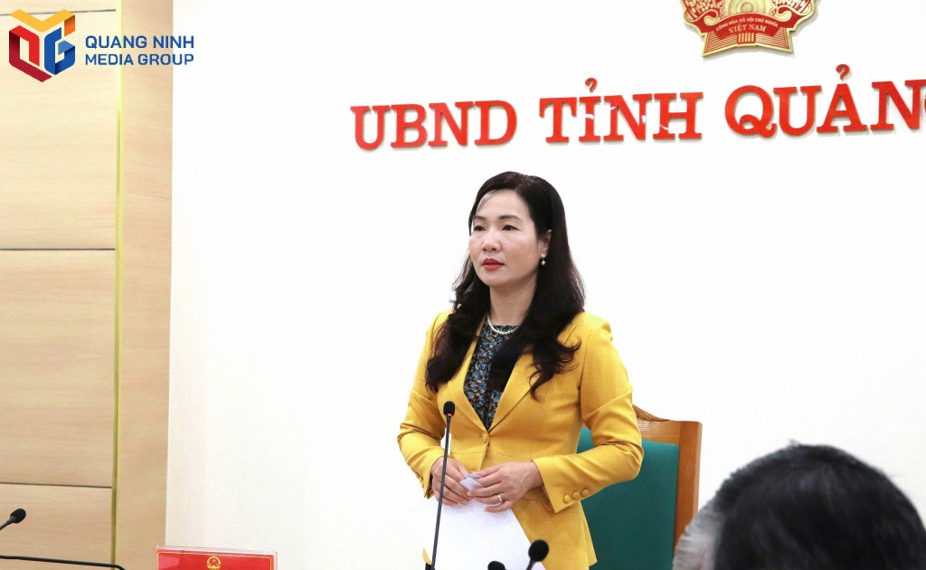 Phó Chủ tịch UBND tỉnh Nguyễn Thị Hạnh chỉ đạo cuộc họp.