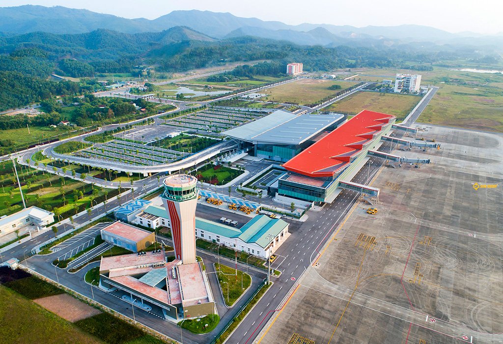 Sân bay Vân Đồn chính thức hoạt động trở lại sau hơn một tháng đóng cửa vì dịch Covid-19