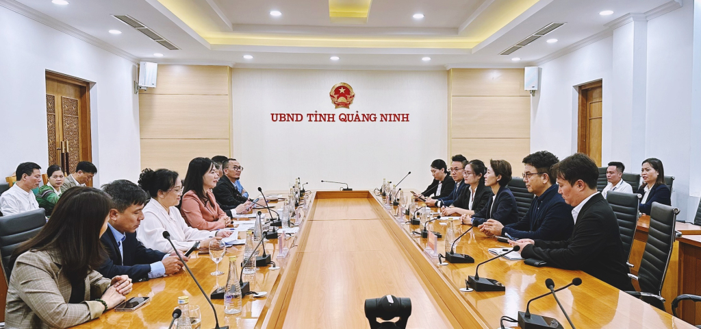 Phó Chủ tịch UBND tỉnh Nguyễn Thị Hạnh làm việc với Công ty Hana Tour, công ty du lịch lớn nhất Hàn Quốc