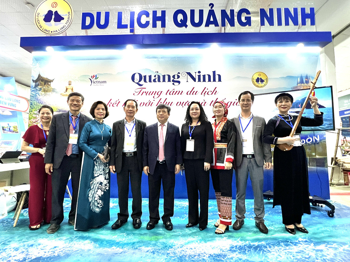 Đa dạng sản phẩm tại Gian hàng Du lịch Quảng Ninh tại Hội chợ du lịch quốc tế VITM Hà Nội 2023